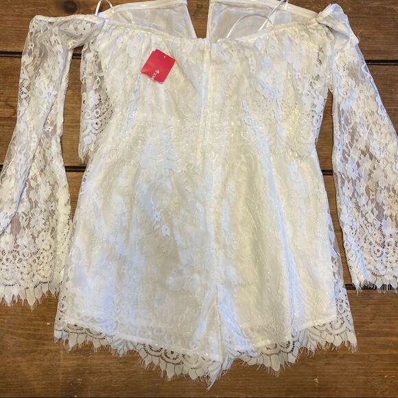 Sage White Lace Off Shoulder Long Sleeve Romper Small New Boutique - Picture 12 of 12